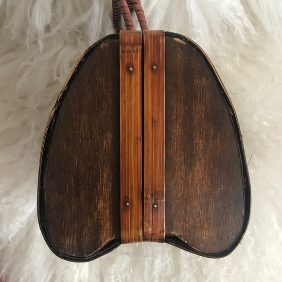 Dainty Wooden Weave Purse - Picture 7 of 8